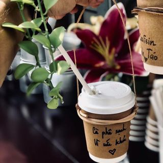Quai xách ly cho cà phê, trà sữa