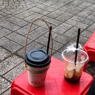 Quai xách ly cho cà phê, trà sữa