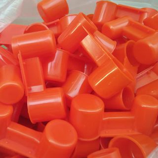 Máng uống tự động nút chai cho chim cho gà