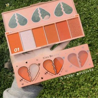 Má hồng Kiss Beauty 6 ô trái tim siêu đẹp. Có 2 số