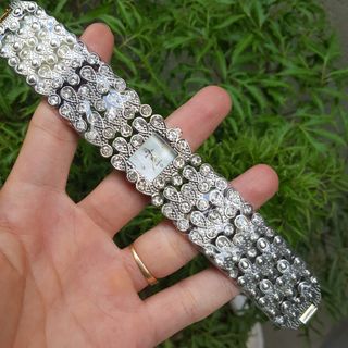 Đồng hồ Bee Sister mặt vuông
