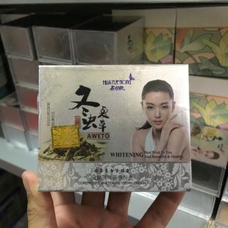 Kem trị nám HueYueNong