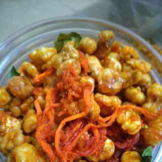 Bắp sấy khô bò lá chanh
