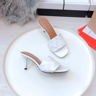Dép cao gót chần chỉ