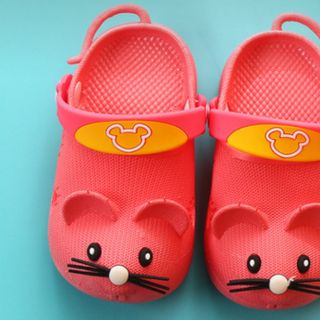 Dép Crocs chuột cho bé