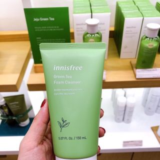 Sữa rửa mặt innisfr
