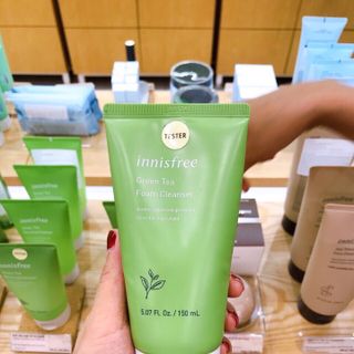 Sữa rửa mặt innisfr