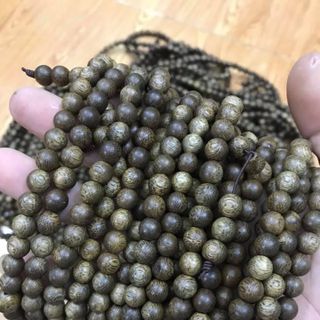 Vòng tay trầm hương tự nhiên 108 hạt đủ size 6mm - 7mm- 8mm.