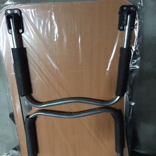 BÀN HỌC CÓ KHE ĐỂ IPAD