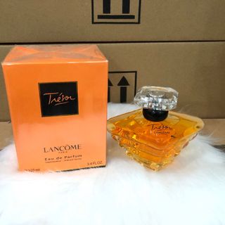 Nước hoa lam com tháp