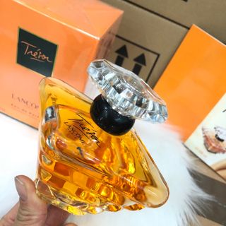 Nước hoa lam com tháp
