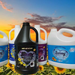 Nước giặt Sunny màu xanh đậm đặc với hương nước hoa 3.6L giá sỉ