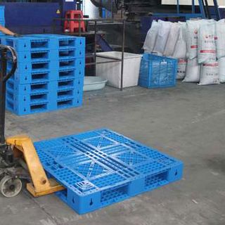 Pallet nhựa kê hàng dùng xe nâng giá rẻ toàn quốc giá sỉ