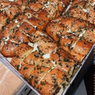bánh mì bơ tỏi