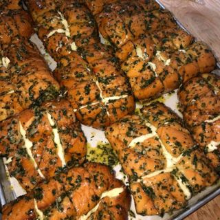 bánh mì bơ tỏi