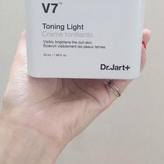 Kem dưỡng da V7