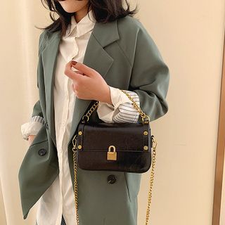 Túi đeo chéo logo móc khóa xinh xắn D804