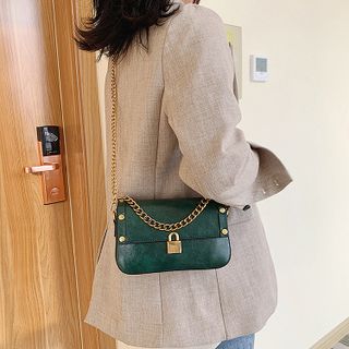 Túi đeo chéo logo móc khóa xinh xắn D804