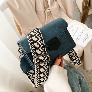 Túi đeo chéo dáng bì thư xinh xắn D807
