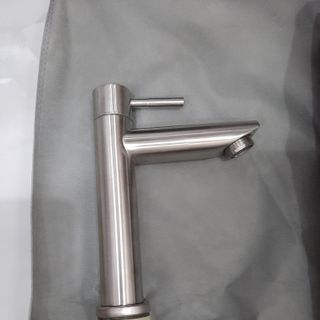 vòi rửa mặt lạnh. cao 20cm sus304