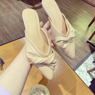 Dép sục da nhúm