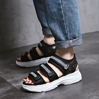 Giay sandal ba quai