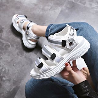 Giay sandal ba quai