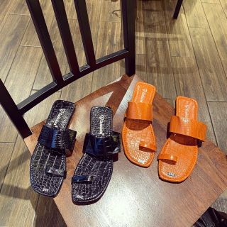 Dép xỏ ngón c
