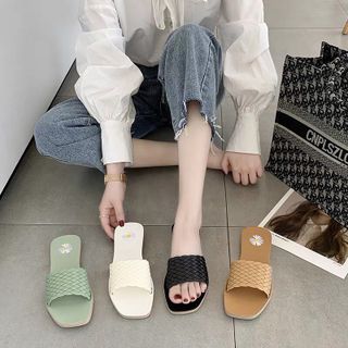 Dép bỉn quai