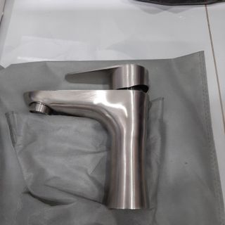 vòi rửa mặt nóng lạnh sus304