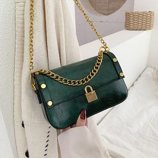 Túi đeo chéo logo móc khóa xinh xắn D804
