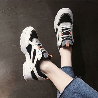 Bất g