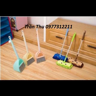 Bộ chổi và cây lau giúp trẻ làm việc nhà