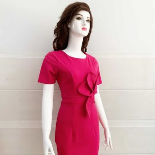 ĐẦM ÔM ĐÍNH HOA SEN BÊN EO