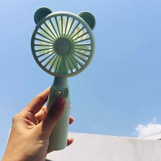 quạt phun sương cầm tay