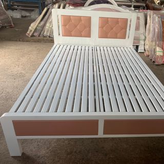 Giường sắt hộp giả gỗ cao cấp