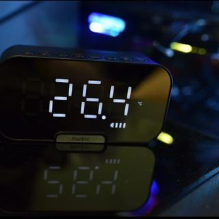 Loa bluetootđồng hồ báo thức gương soi trang amoi G5