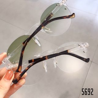 KÍNH THỜI TRANG 5692