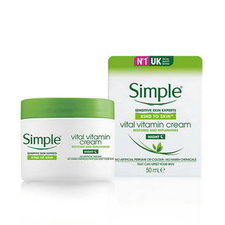 Kem dưỡng ẩm Simple Kind To Skin Vital Vitamin Night Cream 50ml