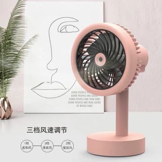 Quạt tích điện mini phun sương