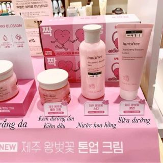 Kem dưỡng da hoa anh đào