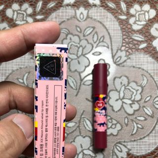 Son bút chì Maison Kitsune Lip Crayon Hàn Quốc