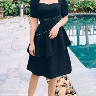 ĐẦM XÒE 2 TẦNG CỔ VUÔNG TAY NGẮN DÚN