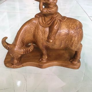 Tượng gỗ điêu khác tiểu đồng cưỡi trâu