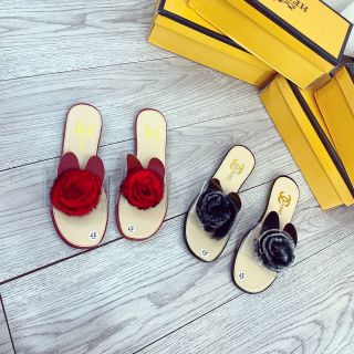 Dép lông tai thỏ hai mẫu