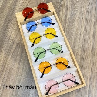 Mắt kính thầy bói nhiều màu xuyên đêm