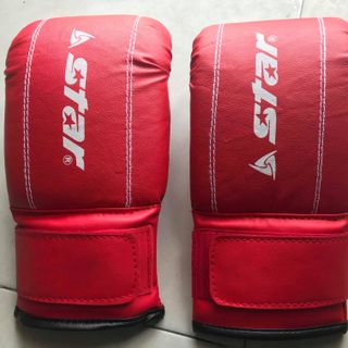 Găng đấm bao cát sáp màu đỏ loại tốt V.STAR