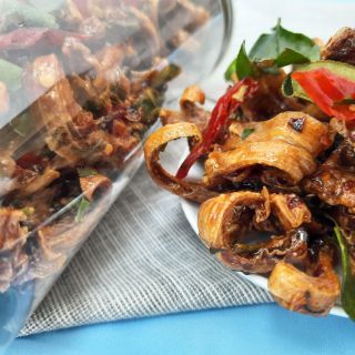 CÁ ĐUỐI SỐT THÁI HŨ 300G