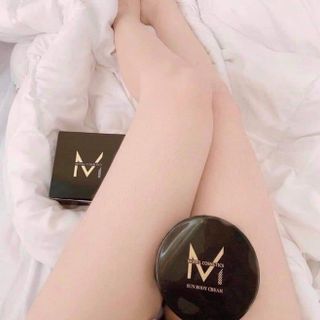 kem body v9 trắng mịn màng không lộ kem bôi vao da mát lắm nha