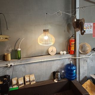 Đèn gỗ dáng bu gà